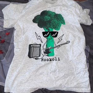 OshKosh graphic tshirt for boys size 8